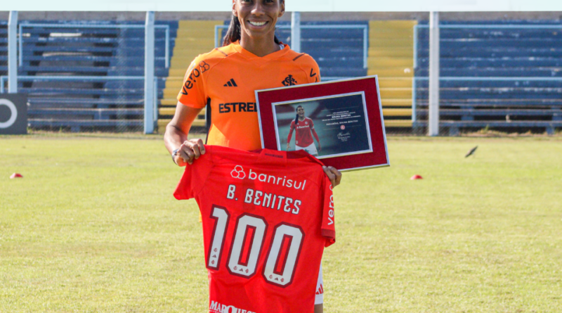 Atleta tem 10 gols pelas Gurias Coloradas. Foto: Juliana Zanatta/S.C.Internacional