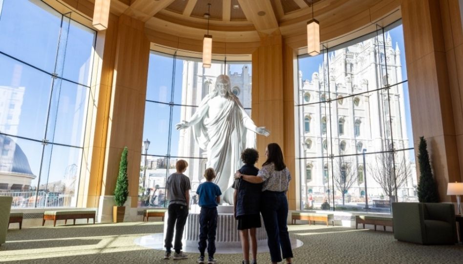 Praça do Templo centro de visitantes