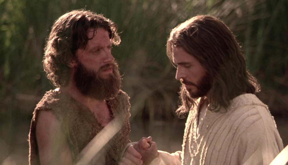 Jesus Cristo sendo batizado por João Batista que tinha a autoridade para batizar.
